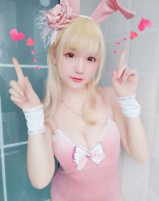 贱妾扒下脱裙子撅屁股迎