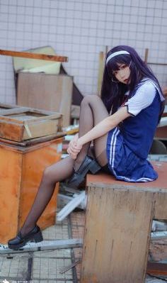 浴室里强摁做开腿呻吟拼免费视频