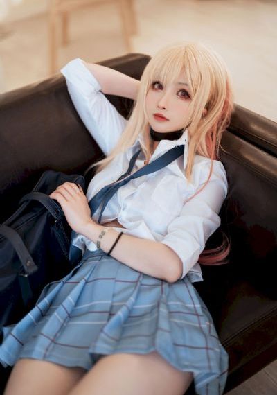 女搜查官紧身皮衣调教