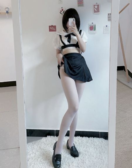 年轻的秘书在线观看