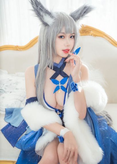 金牌客服董董恩